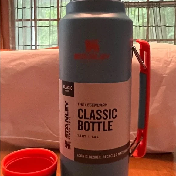 Stanley Blue and Red Thermos - Picture 2 of 5